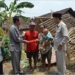 Bupati Serahkan Bantuan Kepada Korban Puting Beliung