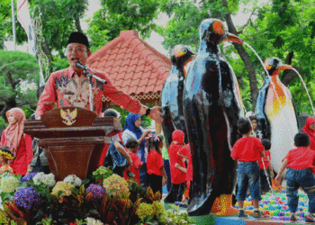 Bupati Ngawi Resmikan Taman Bermain