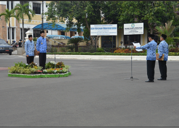 Bupati Ngawi Pimpin Apel Pembinaan Staf 2015