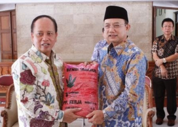 Menristek Nasir Kenalkan Varietas Padi Unggul di Ngawi