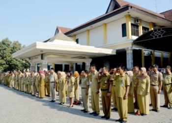 PNS Diwajibkan Upacara Bendera Hari Senin