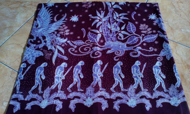 Kain Batik dengan Bentuk Fosil Situs Trinil