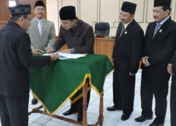 DPRD Ngawi Mengesahkan P-APBD 2016