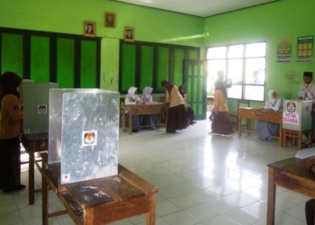 Pendidikan Demokrasi di MA Al-Karomah Bringin