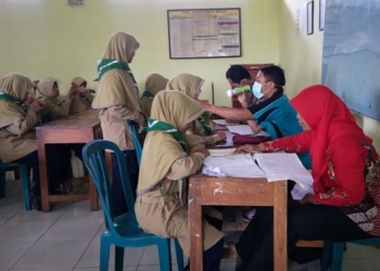 Penjaringan Kesehatan di SMP Mulia