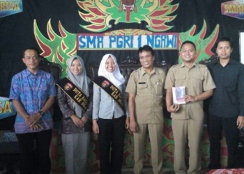 Smarisa Menggoyang Pena, Menyanyikan Cerita