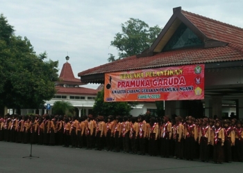 Kwarcab Ngawi Lantik 990 Pramuka Garuda