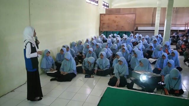 Penyuluhan BNK di SMP Mulia Ngawi