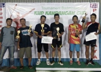 Pacu Semangat Berlatih, PB Kandangan Gelar Tournament Badminton Cup