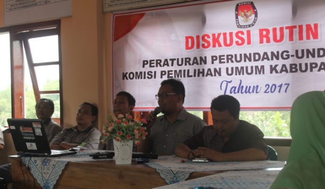 Diskusi Internal KPUD Ngawi Bahas Perubahan Peraturan Pengadaan Logistik
