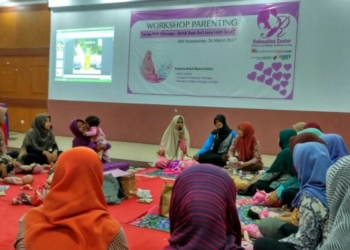 Antusias Luar Biasa, Puluhan Peserta Ikuti Workshop Baby Massage