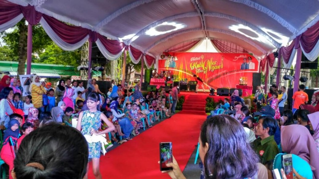  Lomba  Fashion  Show  Anak  Ramaikan Festival Kuliner Khas 