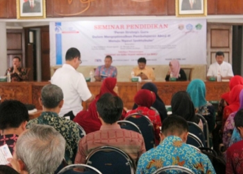 Seminar Pendidikan dan Launching Gerakan 100 Guru Ngawi Menulis 100 Buku