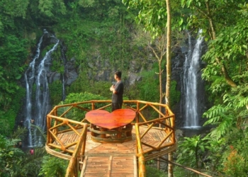 Ada Jembatan Cinta dan Jembatan Kapal di Air Terjun Pengantin