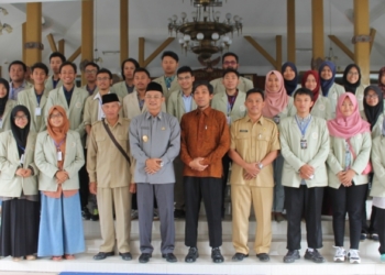 UGM Serah Terimakan 115 Mahasiswa KKN PPM di Ngawi