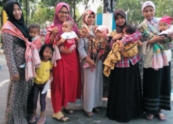 Ngawi Baby Wearers Ajak Masyarakat Gendong Bayi Sesuai Anatomi Tubuh