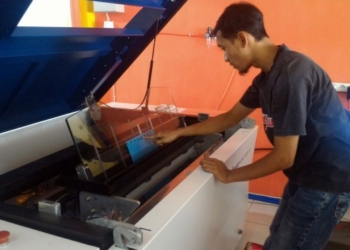 Ari Tri Wibowo Tak Kenal Lelah Besarkan Usaha Percetakannya