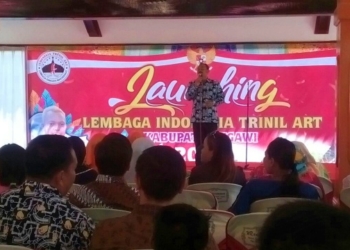 Ony Anwar Meresmikan Lembaga Indonesia Trinil Art