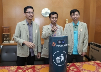 Mahasiswa Asal Ngawi Ini Kembangkan Tempat Sampah Bakar dan Potong Otomatis