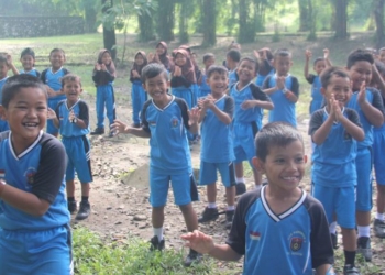 Siswa-Siswi SD Negeri Pangkur 2 Penuh Semangat Mengikuti Experiential Learning di Taman Wisata Tawun