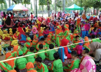 Gebyar Guru dan Siswa Raudhatul Athfal Ngawi Tahun 2019 Dibuka dengan Pelepasan Balon oleh Bupati