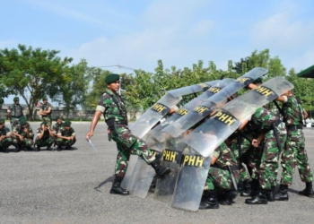 Armed 12 Kostrad Ngawi Gelar Latihan Penanggulangan Huru-Hara Jelang Pemilu 2019