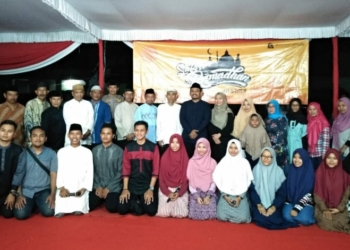 Semangatnya Ana Mursyida Dampingi Sang Suami dalam Safari Ramadhan di Ponpes Nurul Burhan Widodaren