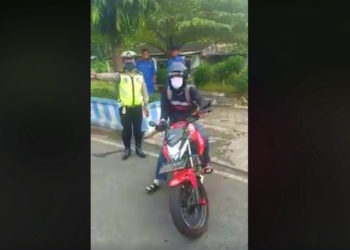 Pemudik Motor yang Melintas di Perbatasan Ngawi-Sragen Diminta Putar Balik