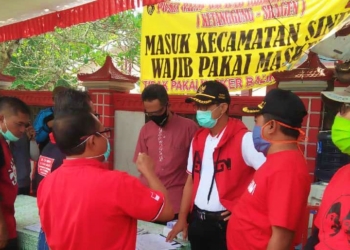 Bupati Ngawi Meninjau Posko Pemantauan Mudik di Dua Desa Perbatasan