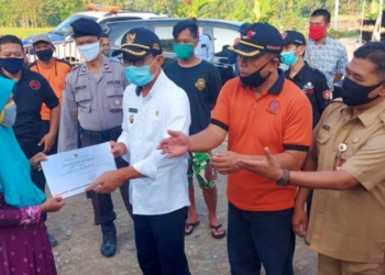 66 Pedagang Pasar Wonoboyo yang Ikuti Rapid Test Seluruhnya Menerima Sertifikat Non Reaktif