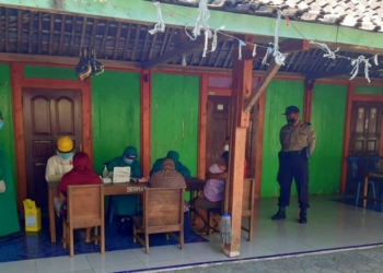 Puluhan Warga Ikuti Rapid Test Menyusul Adanya 1 Warga Terkonfirmasi Positif COVID-19 di Wilayah Kecamatan Jogorogo