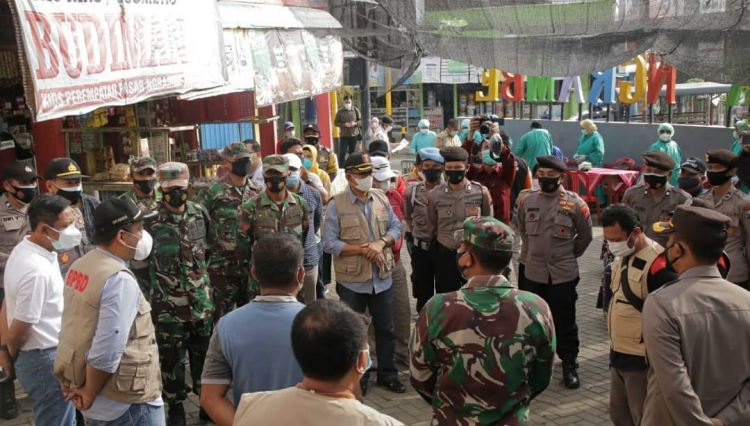 Bupati Ngawi Pimpin Sosialisasi PPKM Darurat ke Sejumlah Pasar