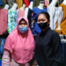 Yuni Optimalkan Usaha Fashion di Pasar Walikukun pada Masa Pandemi COVID-19 dengan Berjualan Online