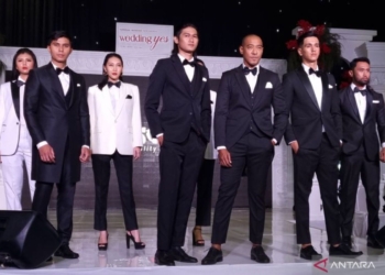 Pengusaha fesyen Jawa Timur kenalkan jas bertema “Sophisticated”