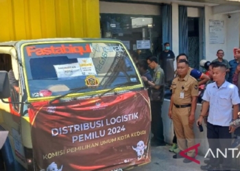 KPU Kediri distribusi logistik Pemilu 2024 dengan mobil boks