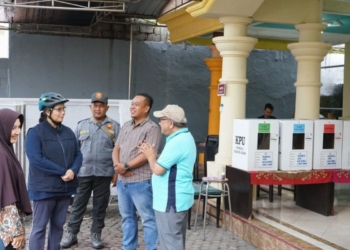 Pj Wali Kota Kediri bersepeda untuk tinjau proses pemilu
