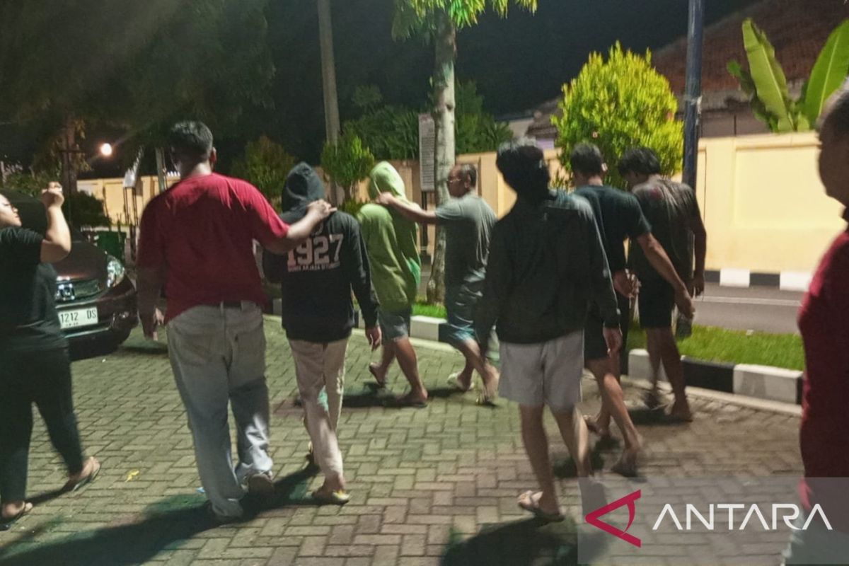 Polres Situbondo tangkap lima pemuda terduga penganiaya sopir hingga meninggal