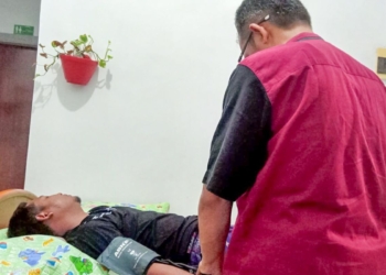 Sepuluh orang pengawas TPS di Situbondo jatuh sakit saat bertugas
