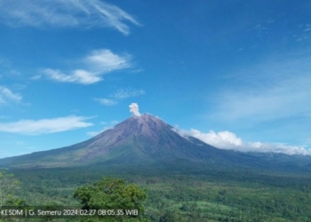 Semeru kembali erupsi dengan letusan setinggi 1.000 meter