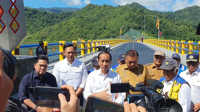 AHY untuk Pertama Kali Dampingi Jokowi Kunker Resmikan Bendungan