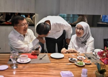 Masa Tenang Pilpres 2024, Anies Baswedan Hadiri Ulang Tahun Istri JK
