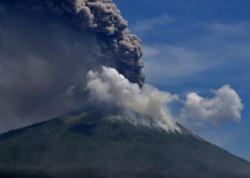 Gunung Ili Lewotolok Erupsi, Semburkan Abu Setinggi 1.000 M