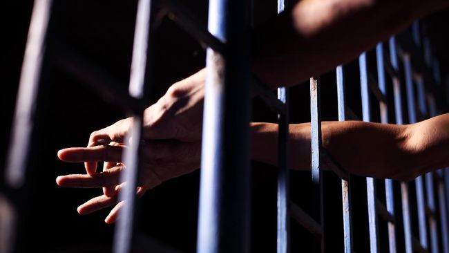 16 Tahanan Polsek Tanah Abang Kabur, Turun Sel Pakai Sajadah Disambung