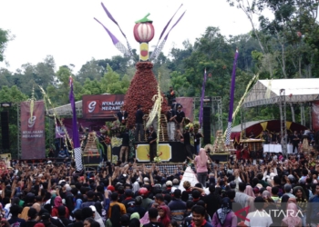 Tumpengan manggis di Wonosalam Jombang