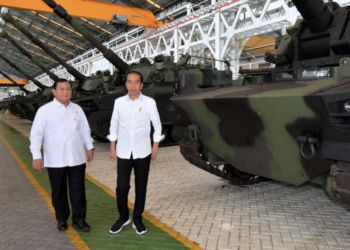 Jokowi Sematkan Pangkat Jenderal Kehormatan ke Prabowo Hari Ini