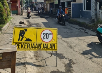 Pemkab turunkan tim perbaikan jalan di Sidoarjo