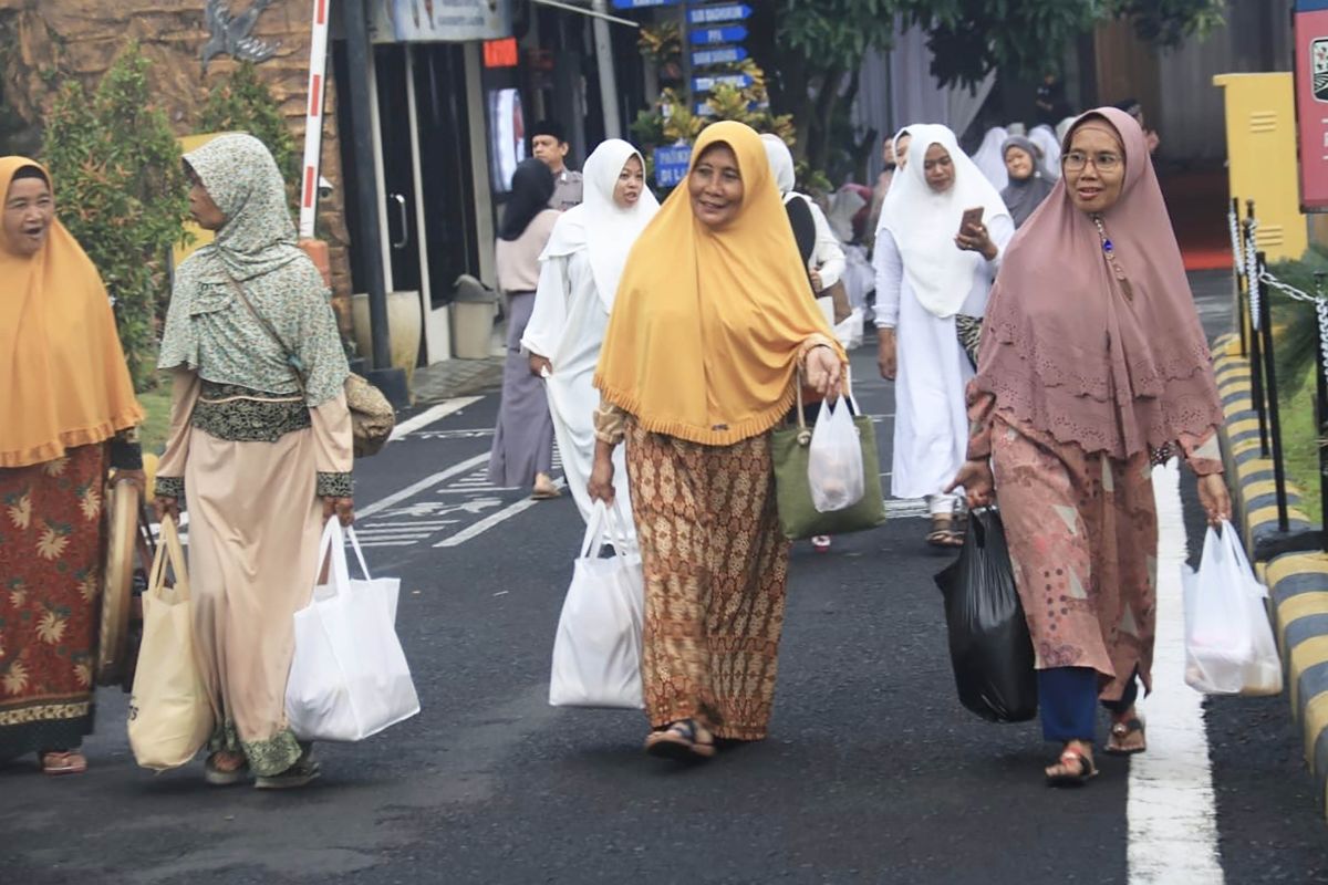 Polres Malang lakukan pasar murah ringankan beban ekonomi warga