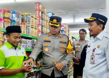 Polres dan Pemkab Sumenep sidak mamin di toko swalayan