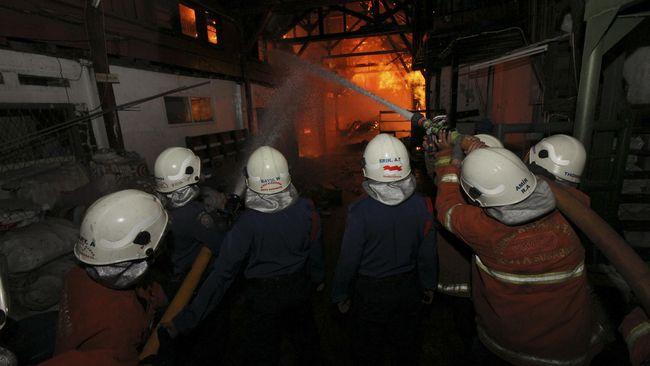 Gudang Lazada di Jakbar Terbakar, 17 Mobil Damkar Dikerahkan