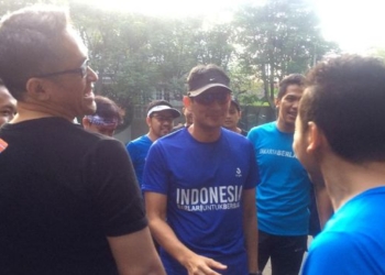 Sandiaga Joging Teriak ‘Presiden Terpilih’ Saat Lewat Rumah Prabowo